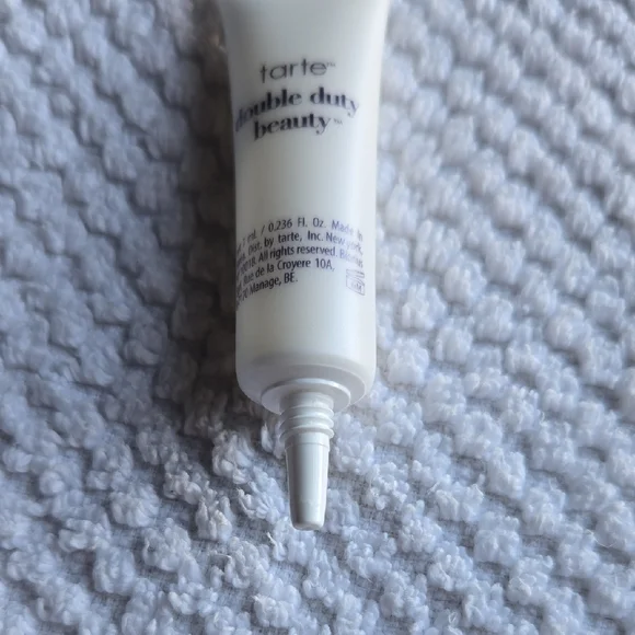 Tarte Base Tape Primer in White and Blue - Picture 3 of 3